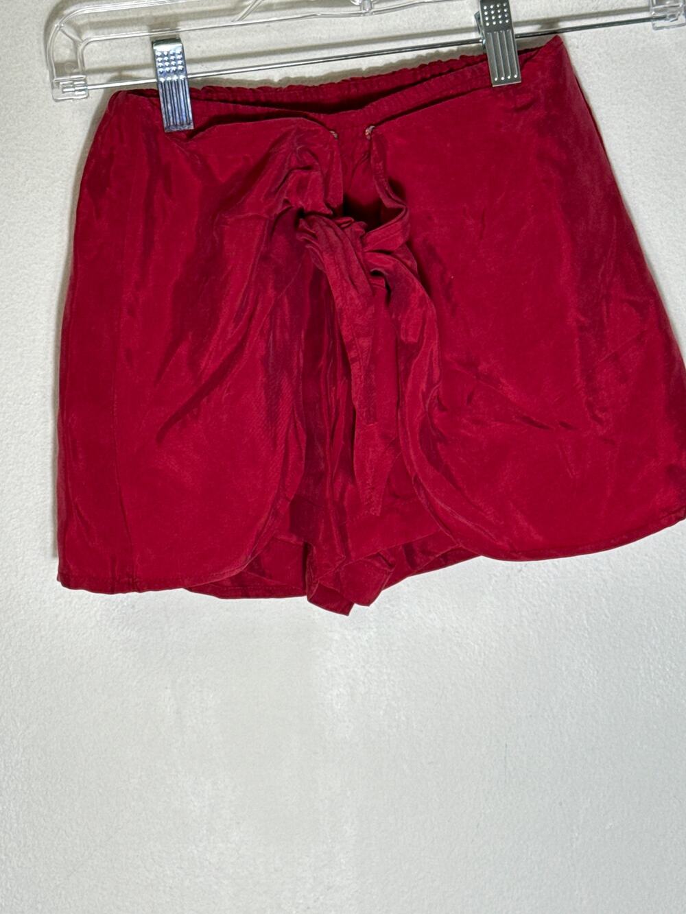 NWT Pleat. Red Tie Front Shorts sz 7